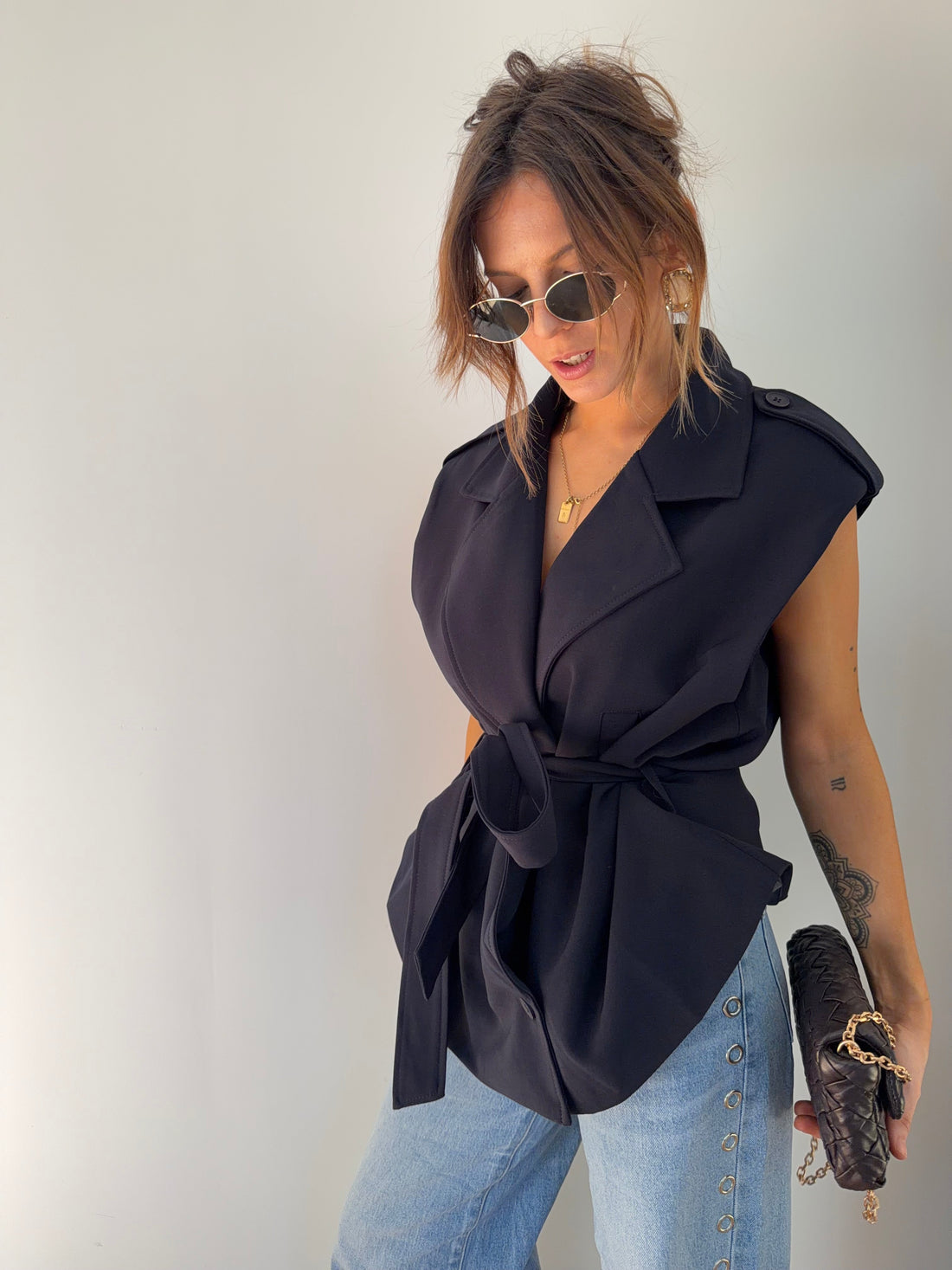 Blazer sans manche ceinturé - bleu marine